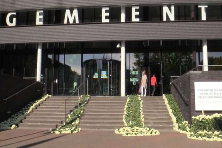 Westlandse rozen voor gemeentehuis Oss Westlandse rozen voor gemeentehuis Oss