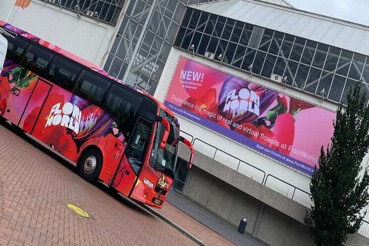 Speciale bus brengt je naar FloriWorld Speciale bus brengt je naar FloriWorld
