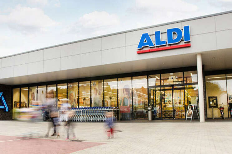 Aldi bespaart enorme hoeveelheid plastic Aldi bespaart enorme hoeveelheid plastic